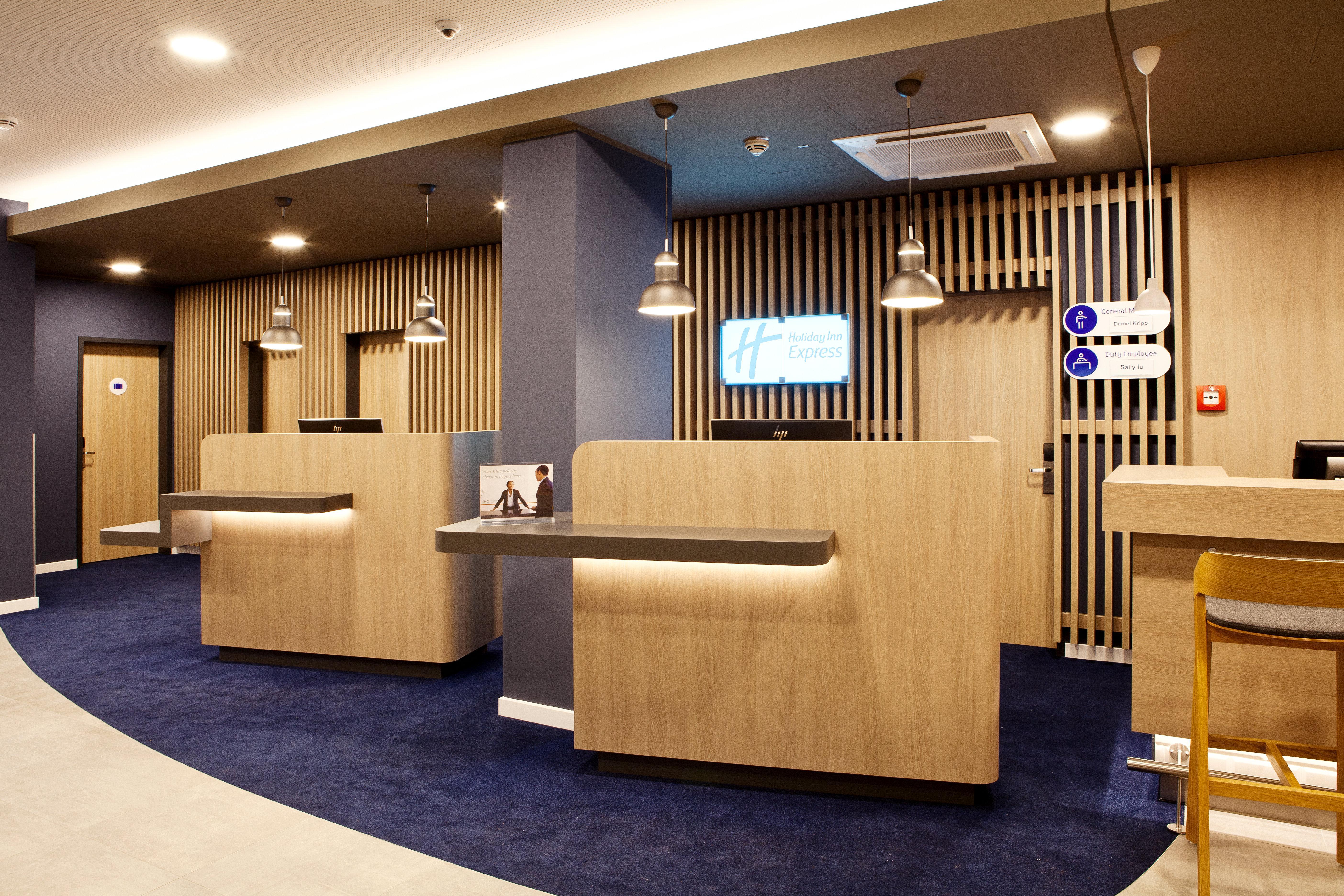 Holiday Inn Express - Sindelfingen By Ihg Exterior foto
